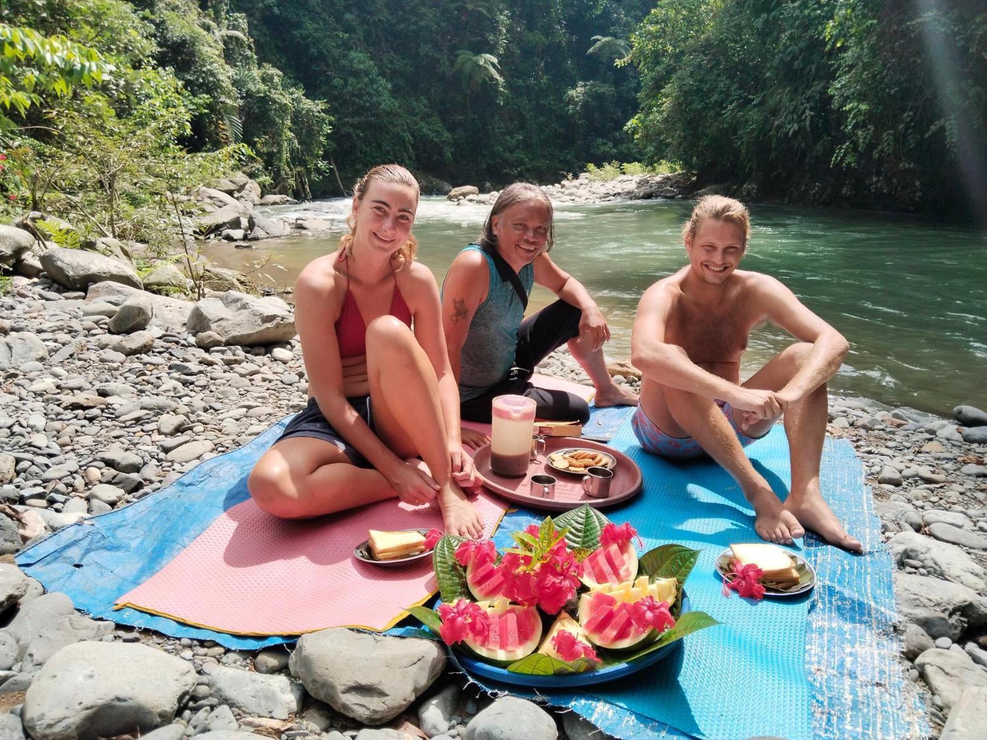 Jhony'S Backpacker-Guest House Only Stay Here Book Treking With Us 武吉拉旺 外观 照片