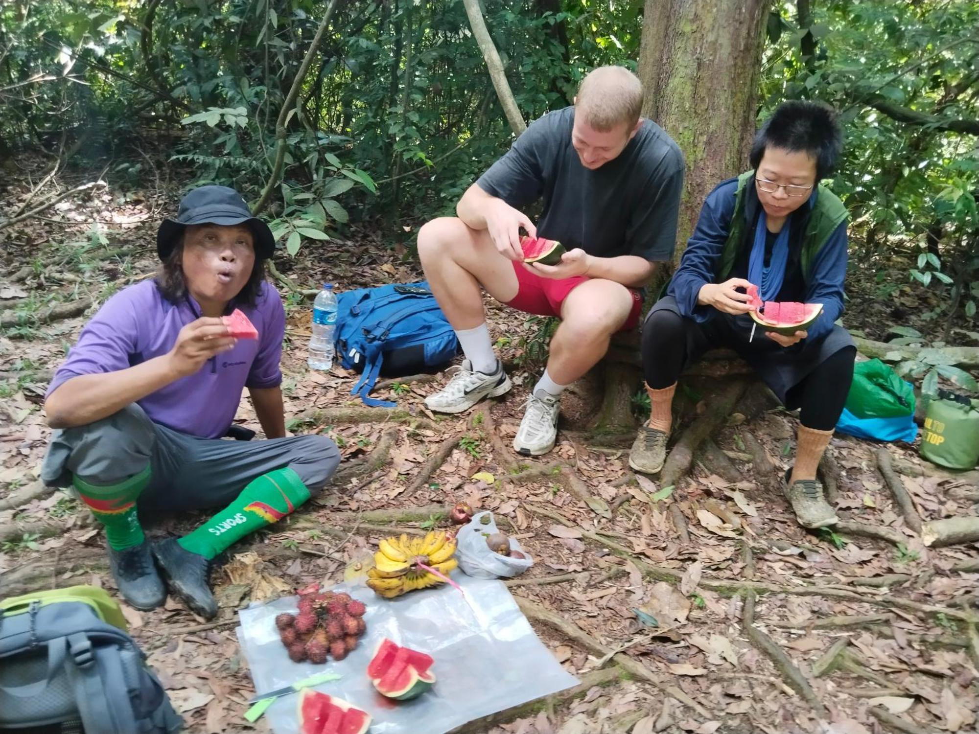 Jhony'S Backpacker-Guest House Only Stay Here Book Treking With Us 武吉拉旺 外观 照片