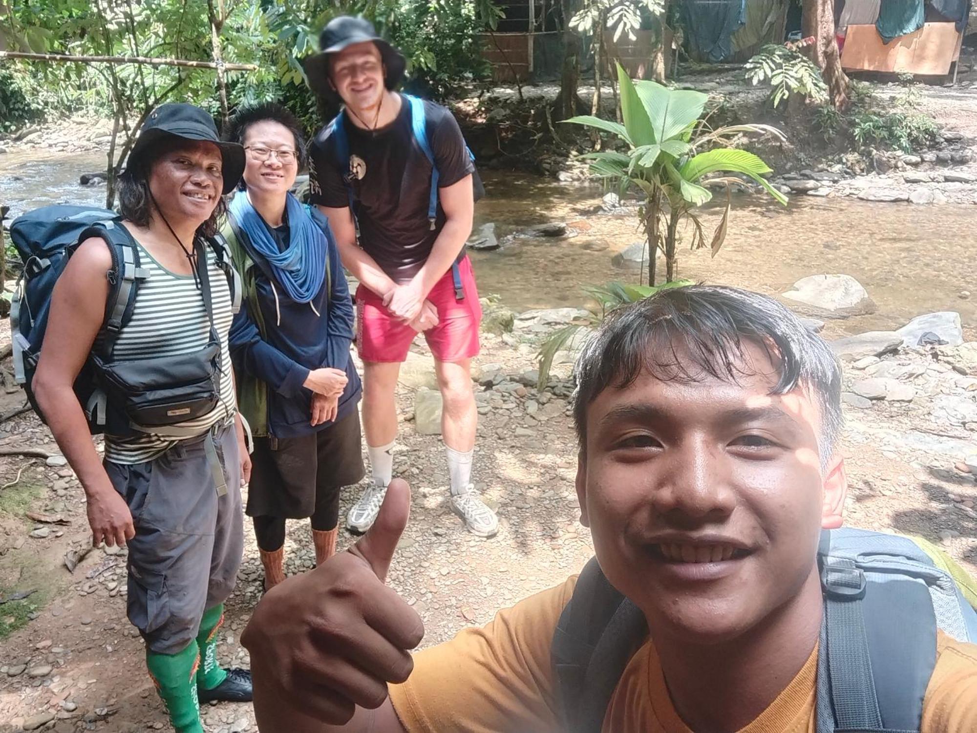 Jhony'S Backpacker-Guest House Only Stay Here Book Treking With Us 武吉拉旺 外观 照片