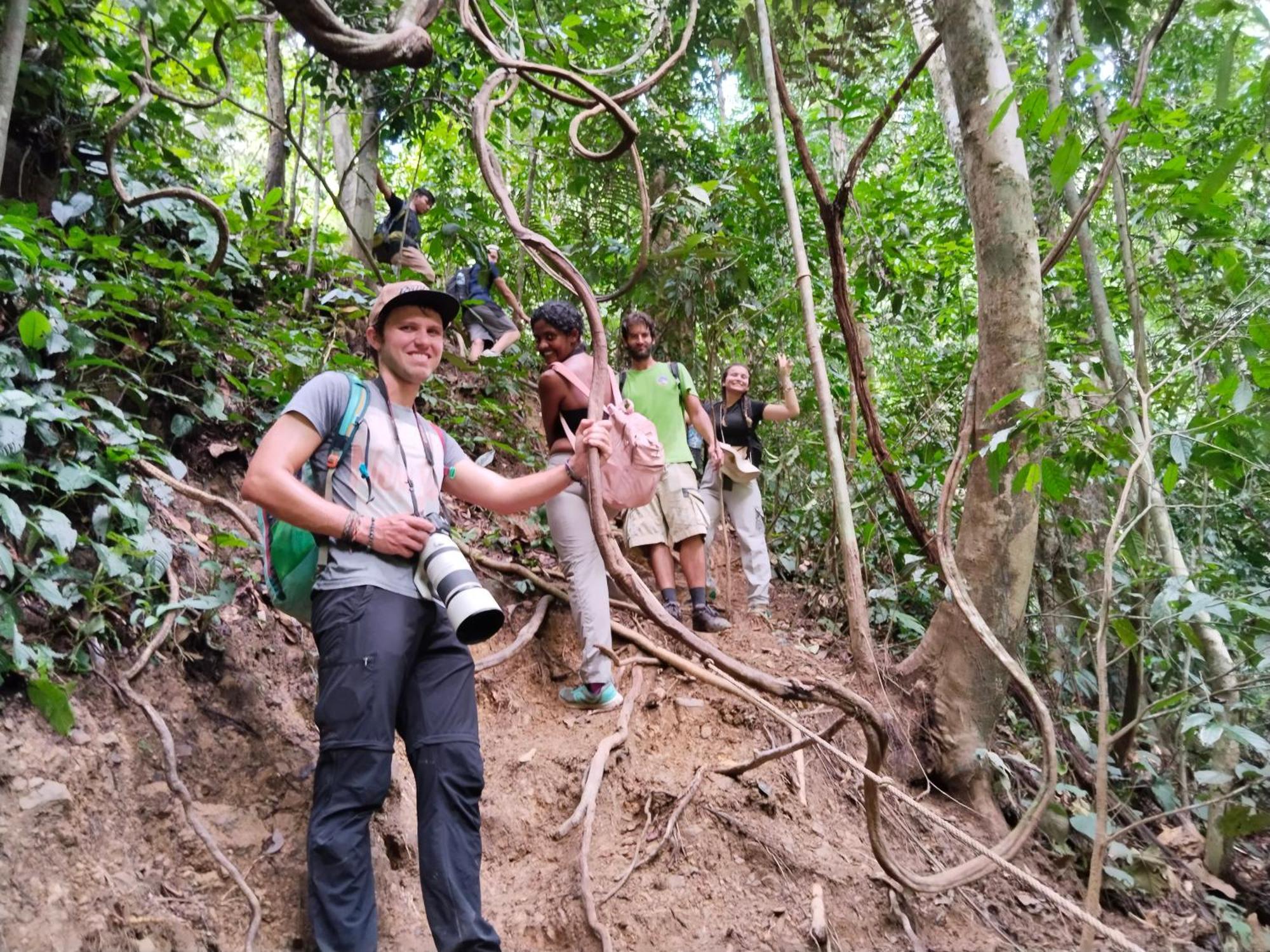 Jhony'S Backpacker-Guest House Only Stay Here Book Treking With Us 武吉拉旺 外观 照片