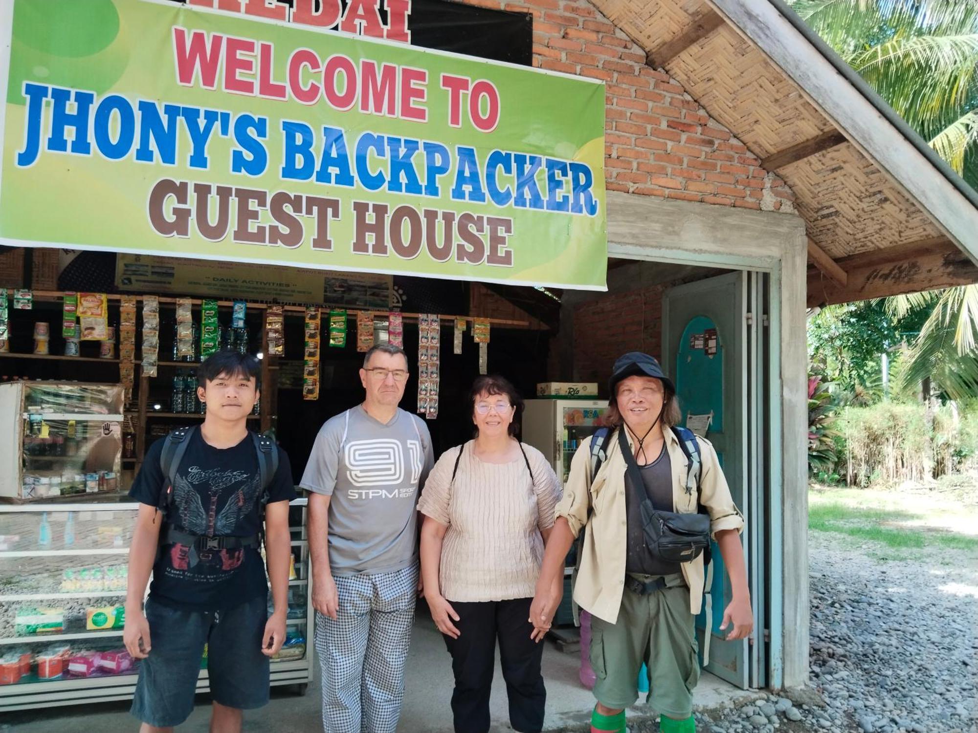 Jhony'S Backpacker-Guest House Only Stay Here Book Treking With Us 武吉拉旺 外观 照片