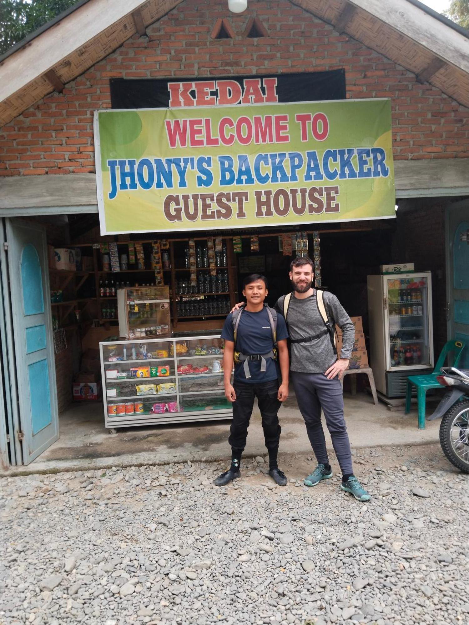 Jhony'S Backpacker-Guest House Only Stay Here Book Treking With Us 武吉拉旺 外观 照片