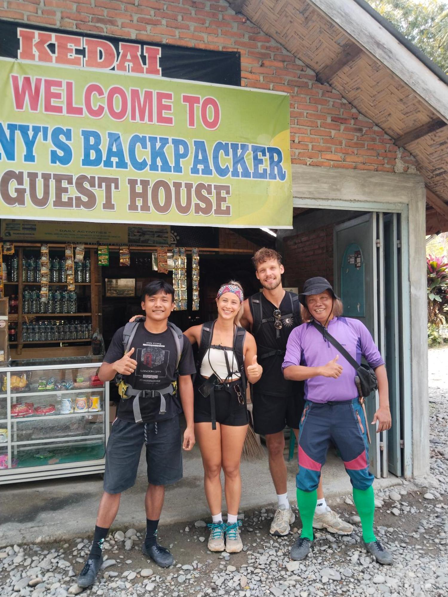 Jhony'S Backpacker-Guest House Only Stay Here Book Treking With Us 武吉拉旺 外观 照片