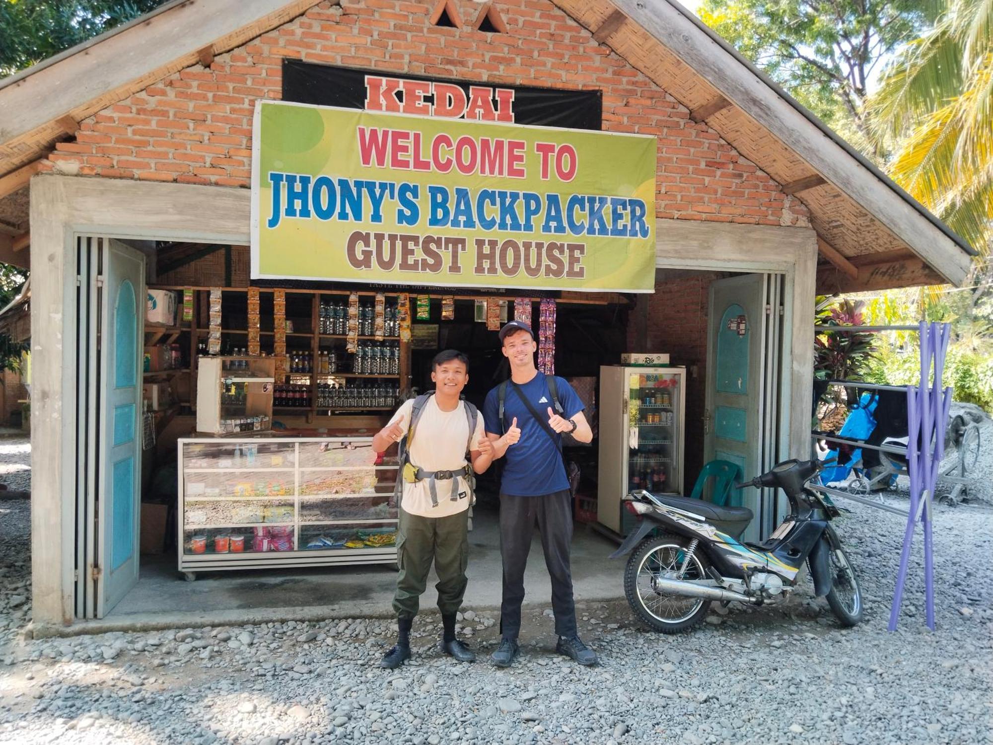 Jhony'S Backpacker-Guest House Only Stay Here Book Treking With Us 武吉拉旺 外观 照片
