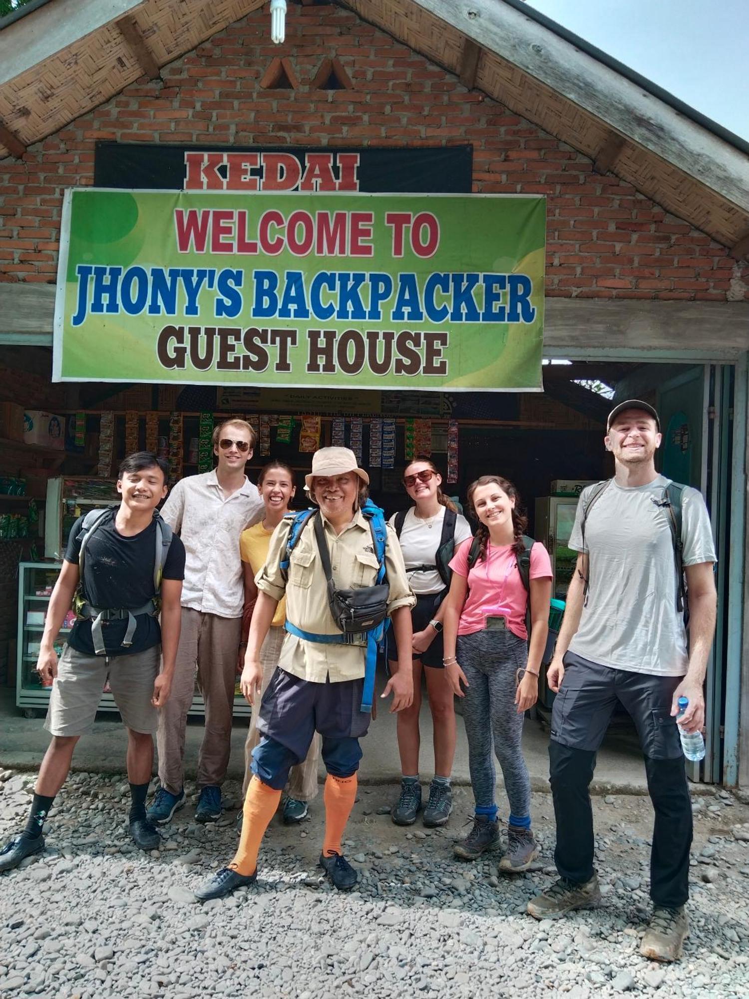 Jhony'S Backpacker-Guest House Only Stay Here Book Treking With Us 武吉拉旺 外观 照片