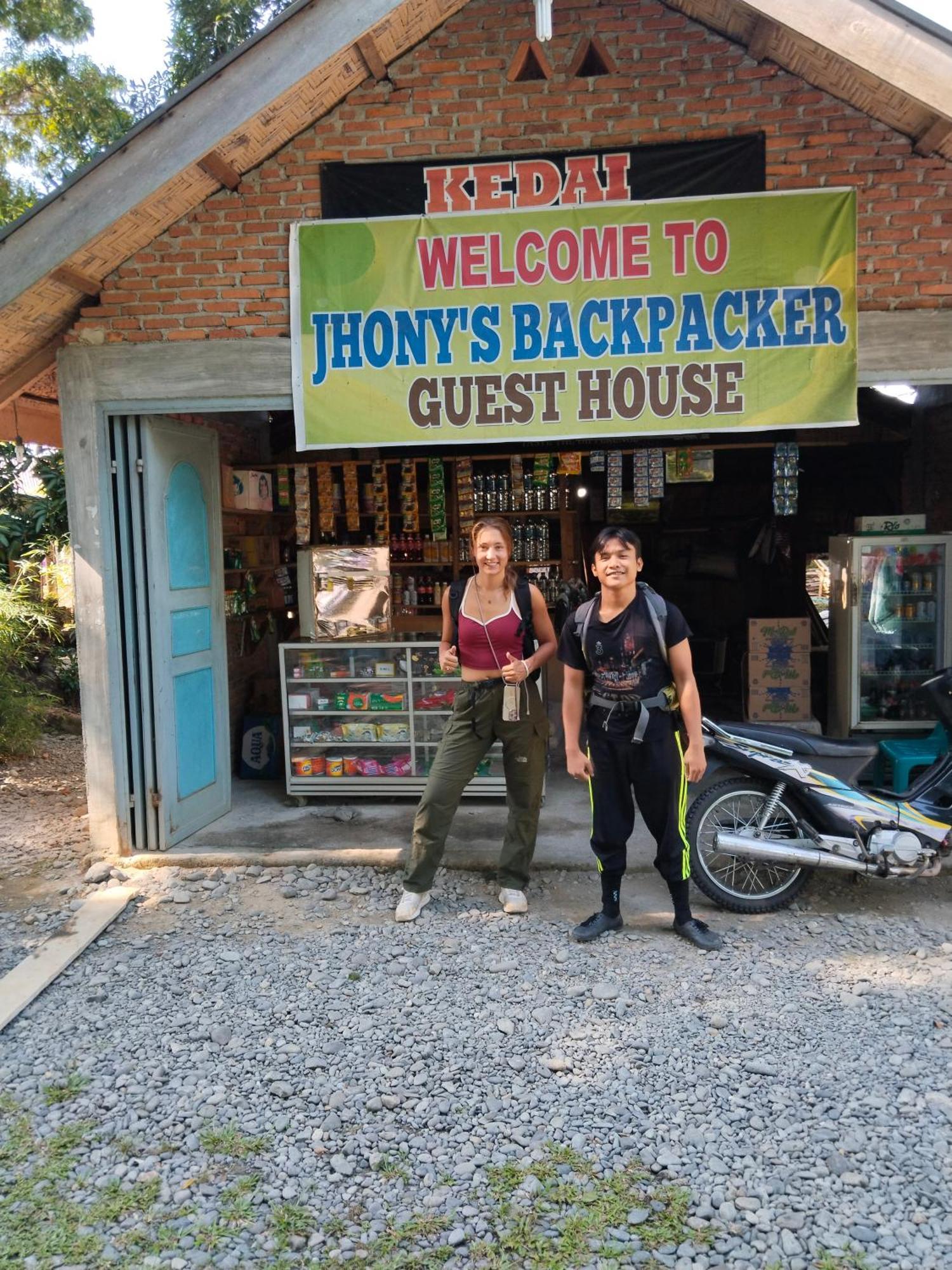 Jhony'S Backpacker-Guest House Only Stay Here Book Treking With Us 武吉拉旺 外观 照片